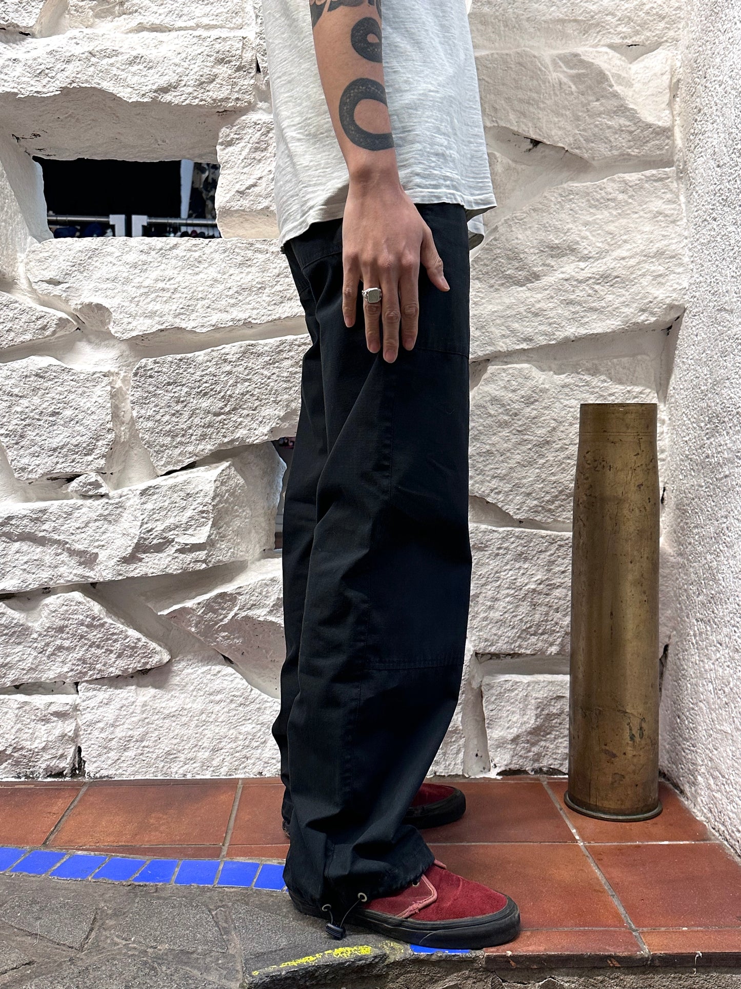Early 00s Black Cotton Rip-stop trousers - ~w32