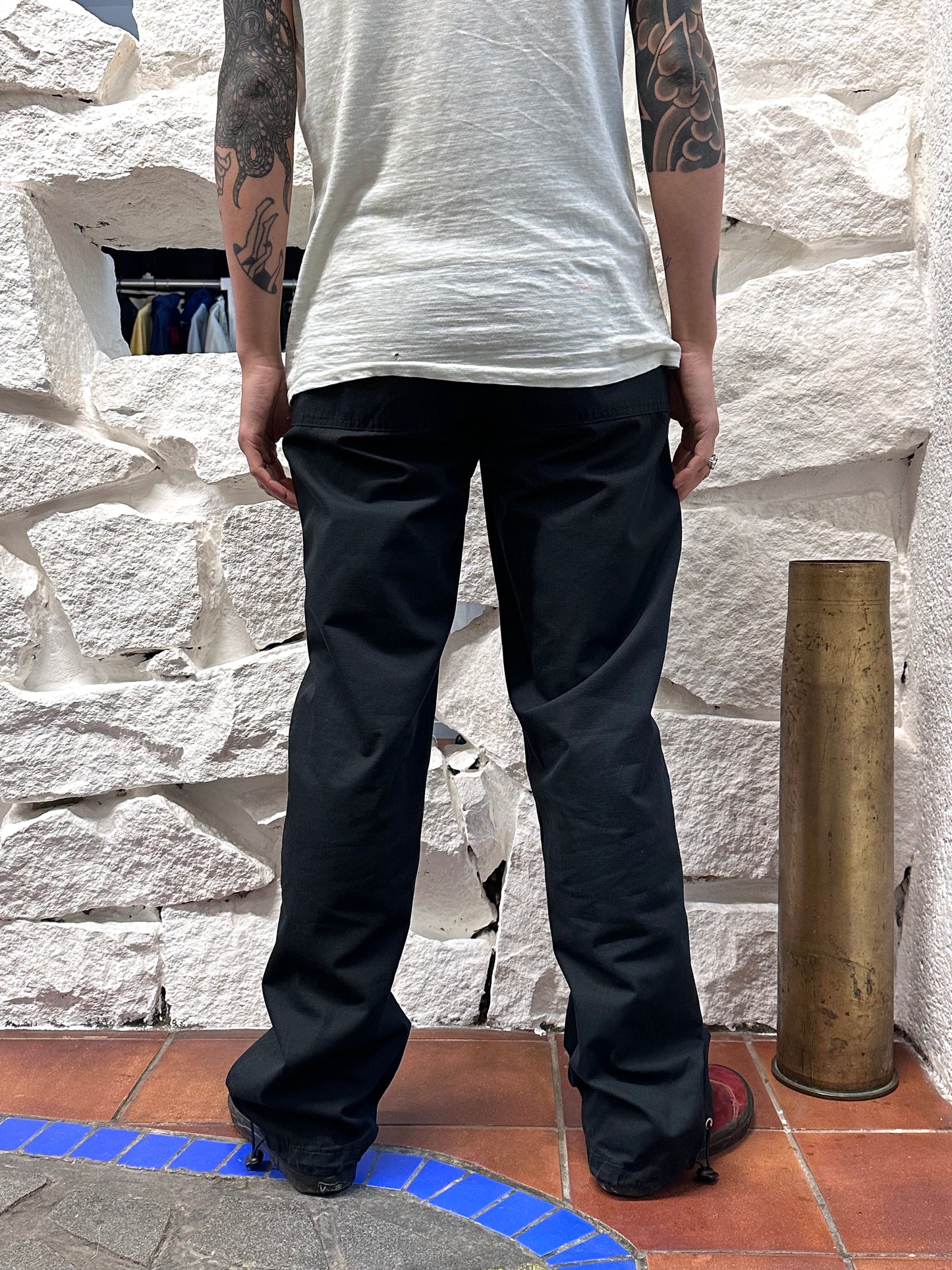 Early 00s Black Cotton Rip-stop trousers - ~w32