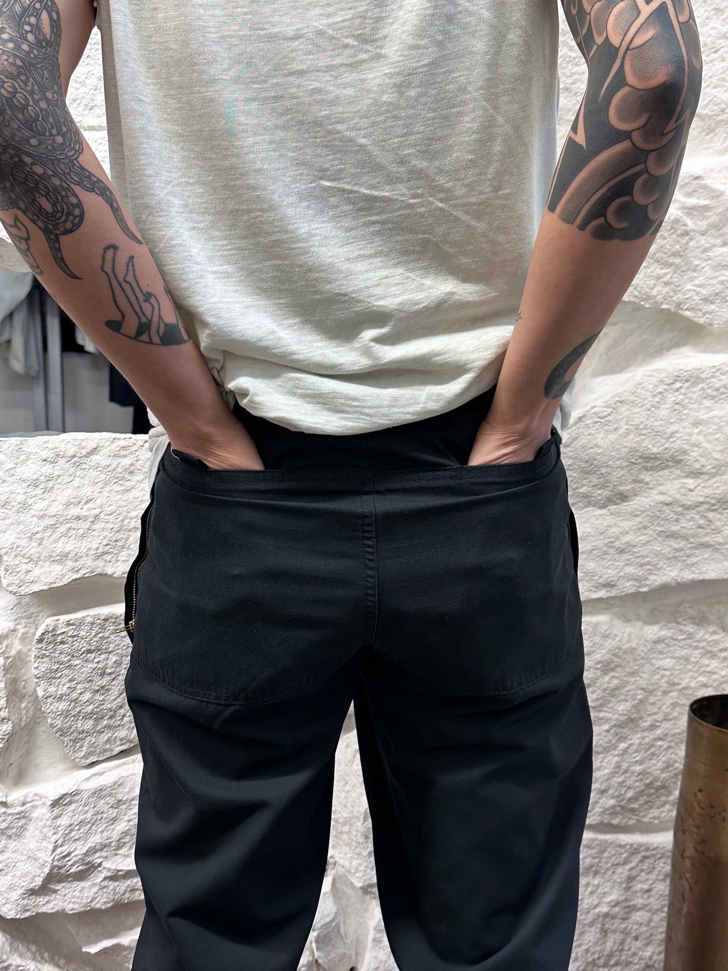 Early 00s Black Cotton Rip-stop trousers - ~w32