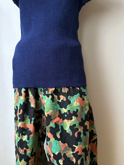 1980's French Army Wool Jumper Sweater 80年代 フランス軍 Military ミリタリー ニット Navy 紺色 Vintage ヴィンテージ古着屋 プラハ ユーロ古着 ヨーロッパ古着 Toto Praha Vintage clothing store shop Antique shop Prague totototrip showroom ショールーム 