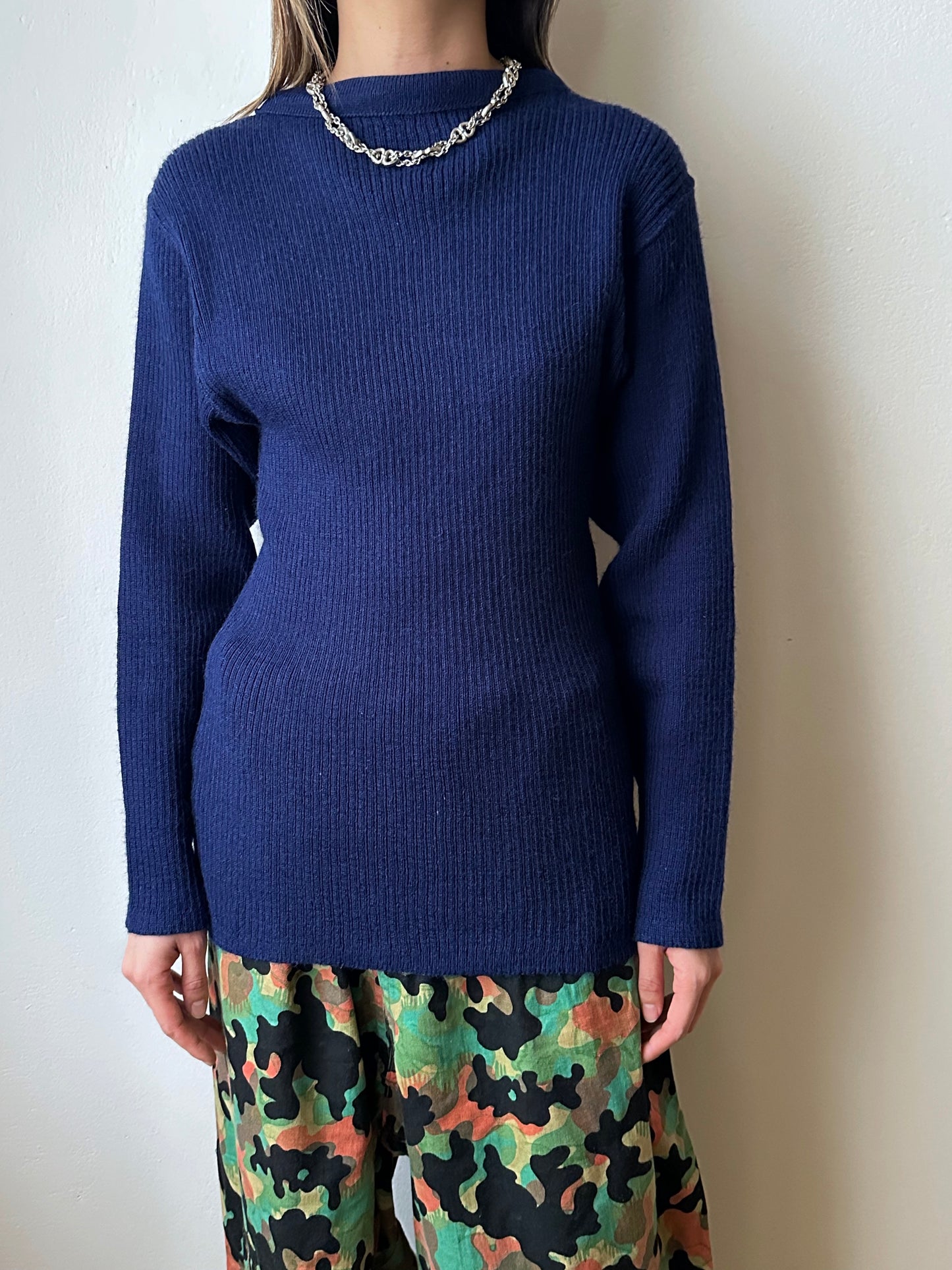 1980's French Army Wool Jumper Sweater 80年代 フランス軍 Military ミリタリー ニット Navy 紺色 Vintage ヴィンテージ古着屋 プラハ ユーロ古着 ヨーロッパ古着 Toto Praha Vintage clothing store shop Antique shop Prague totototrip showroom ショールーム 