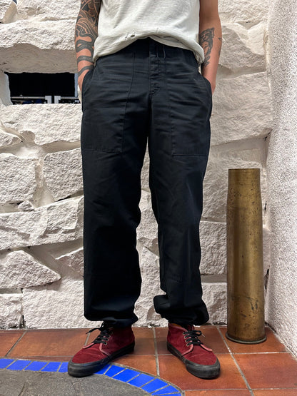 Early 00s Black Cotton Rip-stop trousers - ~w32