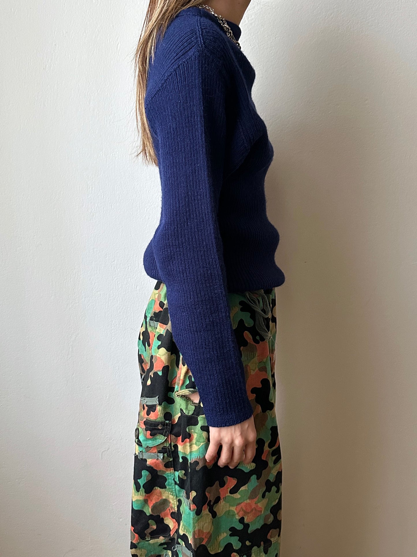 1980's French Army Wool Jumper Sweater 80年代 フランス軍 Military ミリタリー ニット Navy 紺色 Vintage ヴィンテージ古着屋 プラハ ユーロ古着 ヨーロッパ古着 Toto Praha Vintage clothing store shop Antique shop Prague totototrip showroom ショールーム 