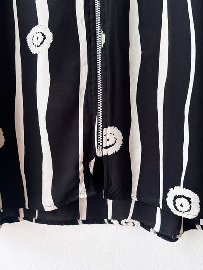 beautiful fabric shirt with ball-zip