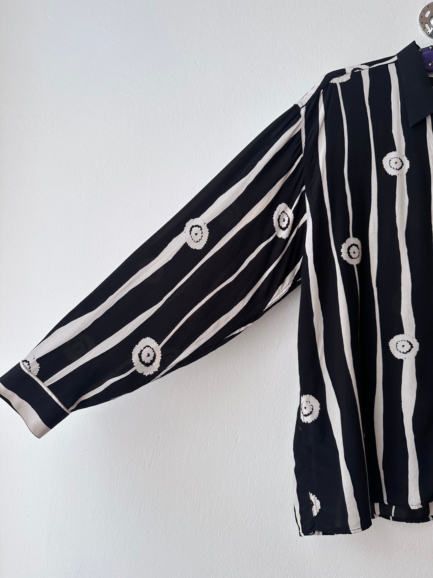 beautiful fabric shirt with ball-zip