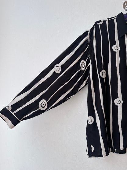 beautiful fabric shirt with ball-zip