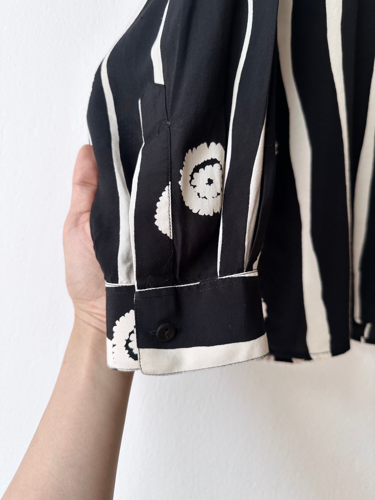 beautiful fabric shirt with ball-zip