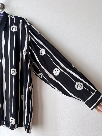 beautiful fabric shirt with ball-zip