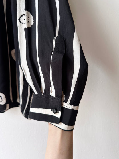 beautiful fabric shirt with ball-zip