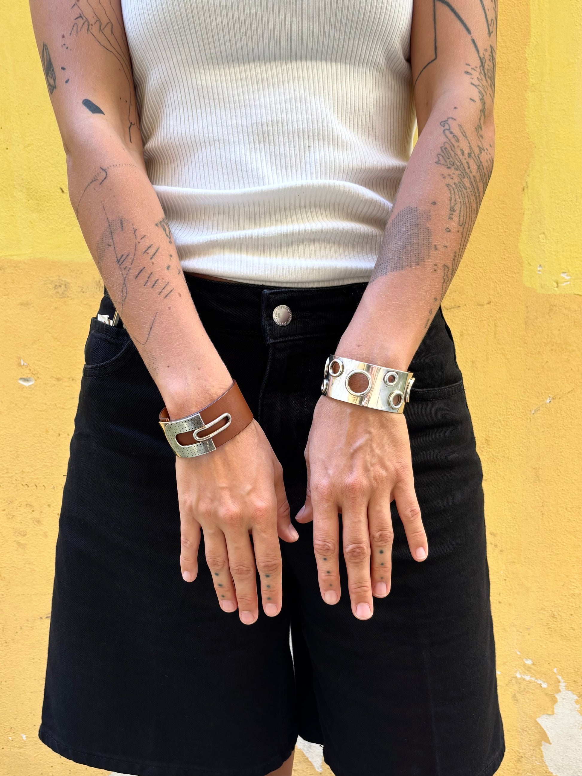 Marc Deloche Paris vintage sterling silver 925 buckle leather belt bangle bracelet cuff armband France French シルバーバングル レザーバングル ヴィンテージシルバーバングル シルバージュエリー ヴィンテージシルバージュエリー Prague antique shop 古着屋 アンティークショップ TOTO