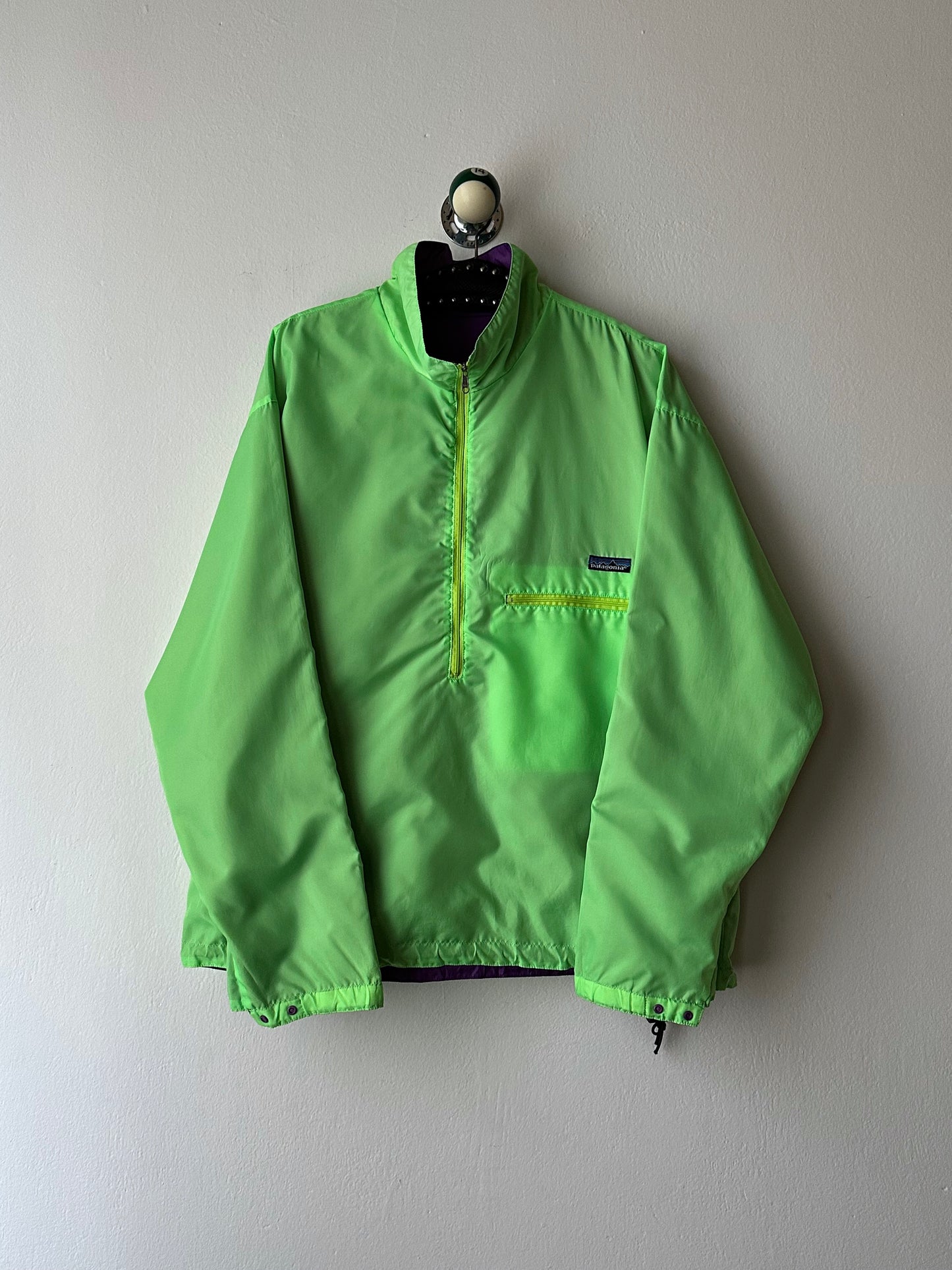 90's Patagonia パタゴニア Nylon Jacket reversible リバーシブル ゲッコーグリーン Toto Praha Vintage clothing shop Antique shop プラハ 古着屋 ヴィンテージ アンティークショップ ユーロ古着 ヨーロッパ古着 古着卸