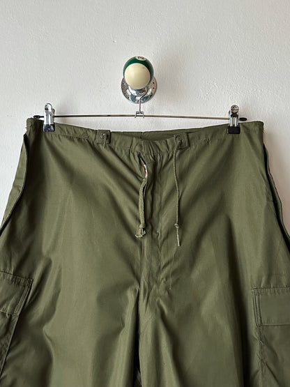 US Army M1951 Arctic trousers 1950's 50年代 Deadstock Military ミリタリー アメリカ軍 Toto Vintage clothing shop store Praha プラハ 古着屋 ヴィンテージ Prague デッドストック オーバーパンツ Antique shop アンティークショップ 古着卸