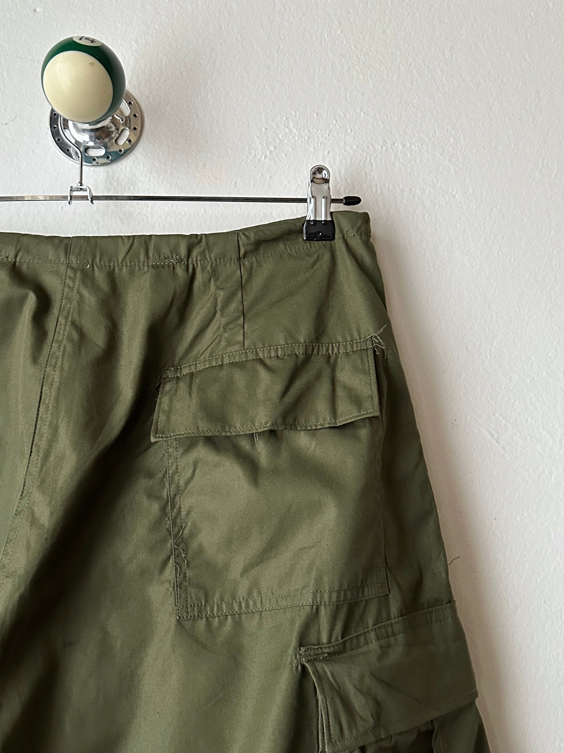 US Army M1951 Arctic trousers 1950's 50年代 Deadstock Military ミリタリー アメリカ軍 Toto Vintage clothing shop store Praha プラハ 古着屋 ヴィンテージ Prague デッドストック オーバーパンツ Antique shop アンティークショップ 古着卸