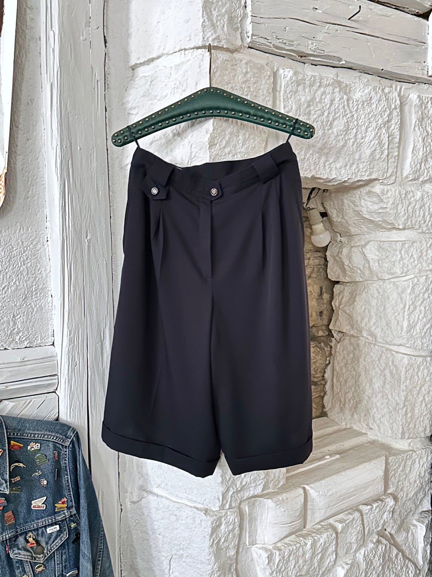 Dark navy dress shorts with belt -W31