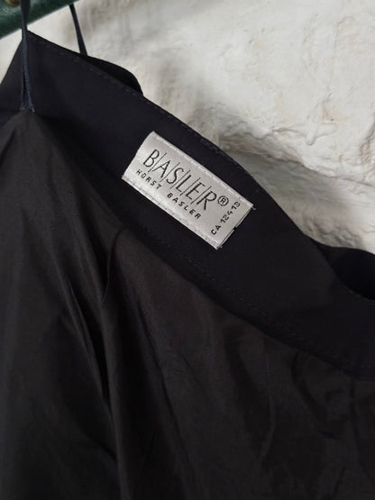 Dark navy dress shorts with belt -W31