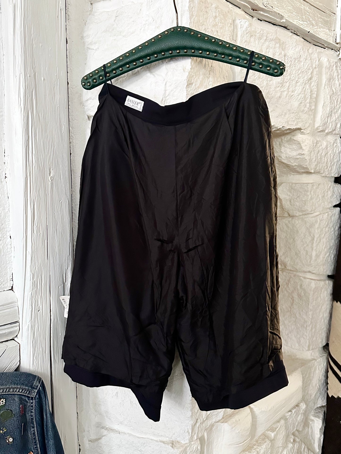 Dark navy dress shorts with belt -W31