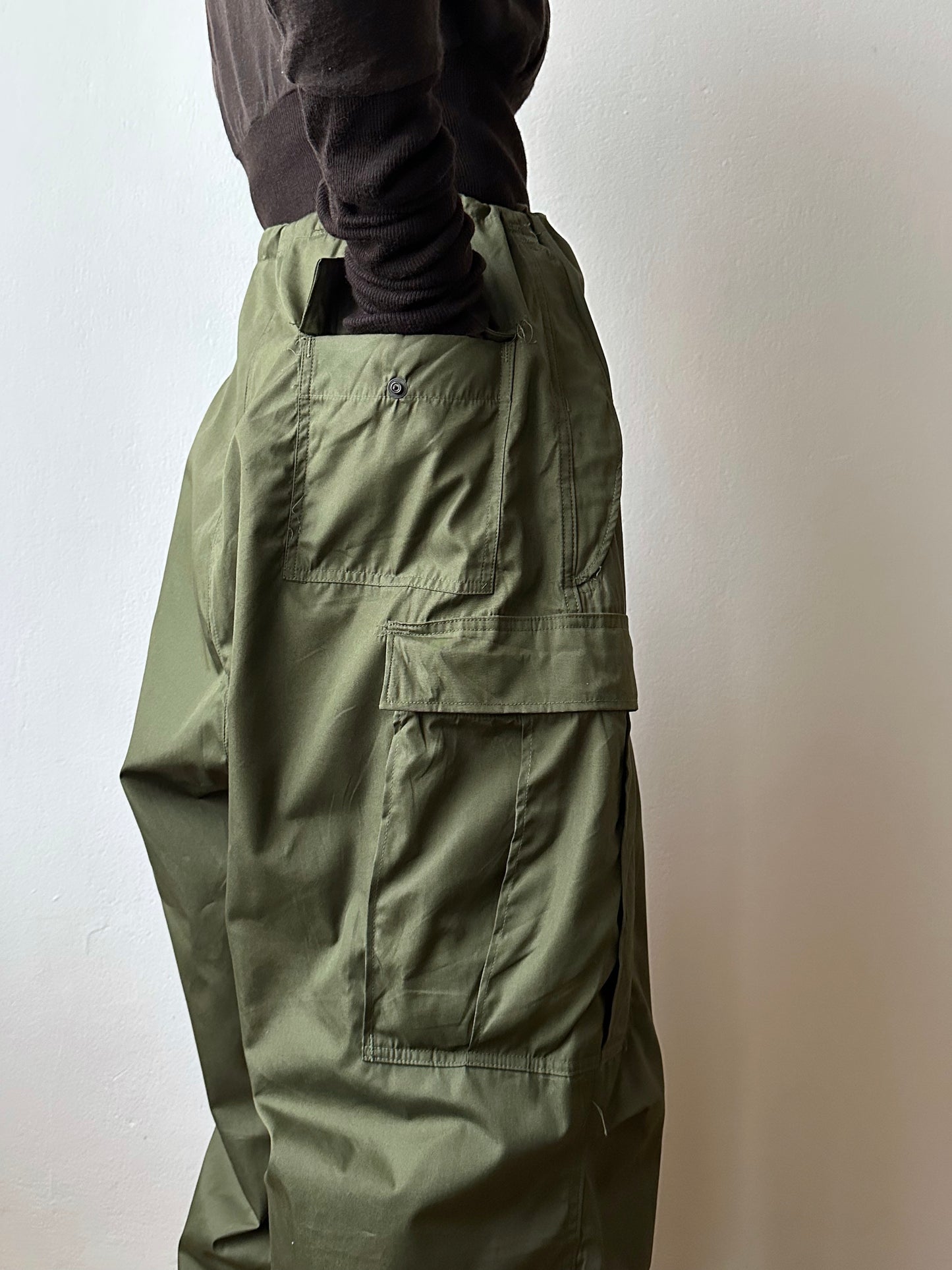 US Army M1951 Arctic trousers 1950's 50年代 Deadstock Military ミリタリー アメリカ軍 Toto Vintage clothing shop store Praha プラハ 古着屋 ヴィンテージ Prague デッドストック オーバーパンツ Antique shop アンティークショップ 古着卸