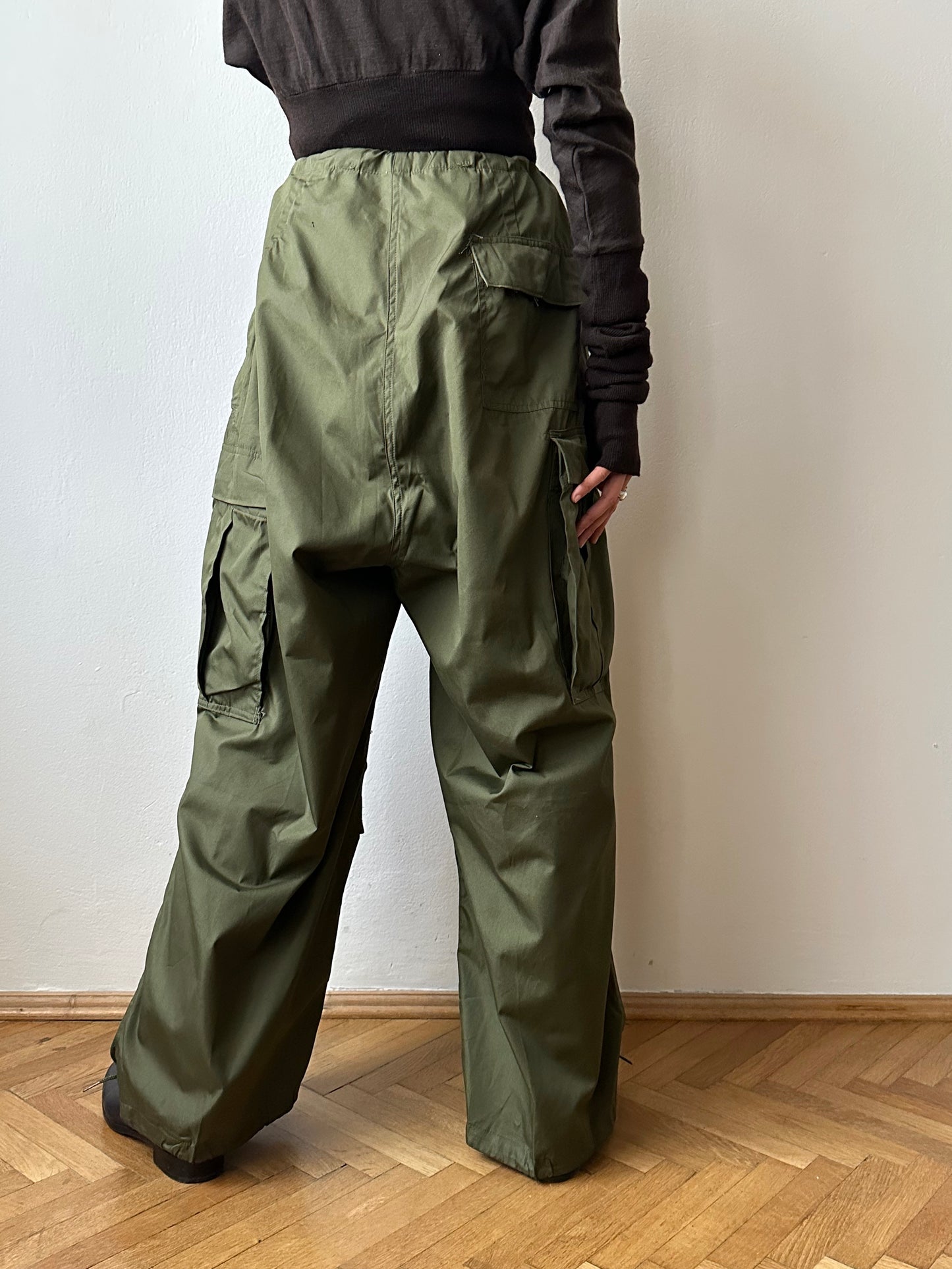 US Army M1951 Arctic trousers 1950's 50年代 Deadstock Military ミリタリー アメリカ軍 Toto Vintage clothing shop store Praha プラハ 古着屋 ヴィンテージ Prague デッドストック オーバーパンツ Antique shop アンティークショップ 古着卸