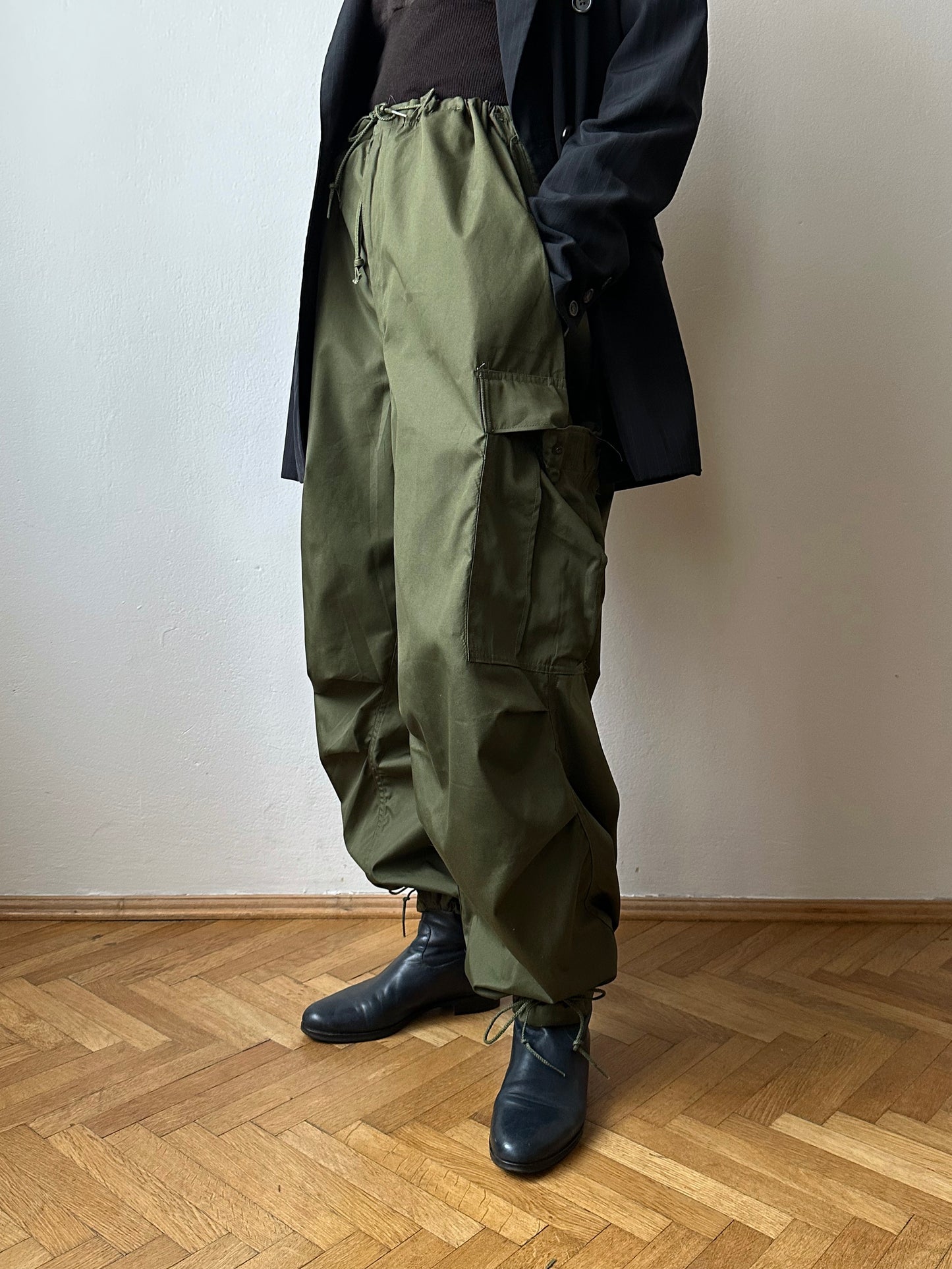 US Army M1951 Arctic trousers 1950's 50年代 Deadstock Military ミリタリー アメリカ軍 Toto Vintage clothing shop store Praha プラハ 古着屋 ヴィンテージ Prague デッドストック オーバーパンツ Antique shop アンティークショップ 古着卸