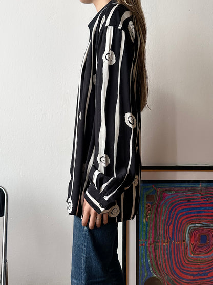 beautiful fabric shirt with ball-zip