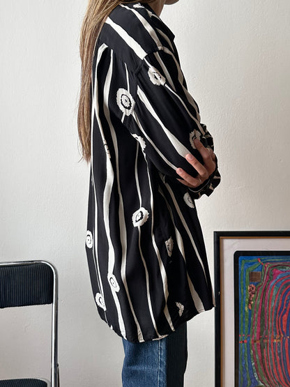 beautiful fabric shirt with ball-zip