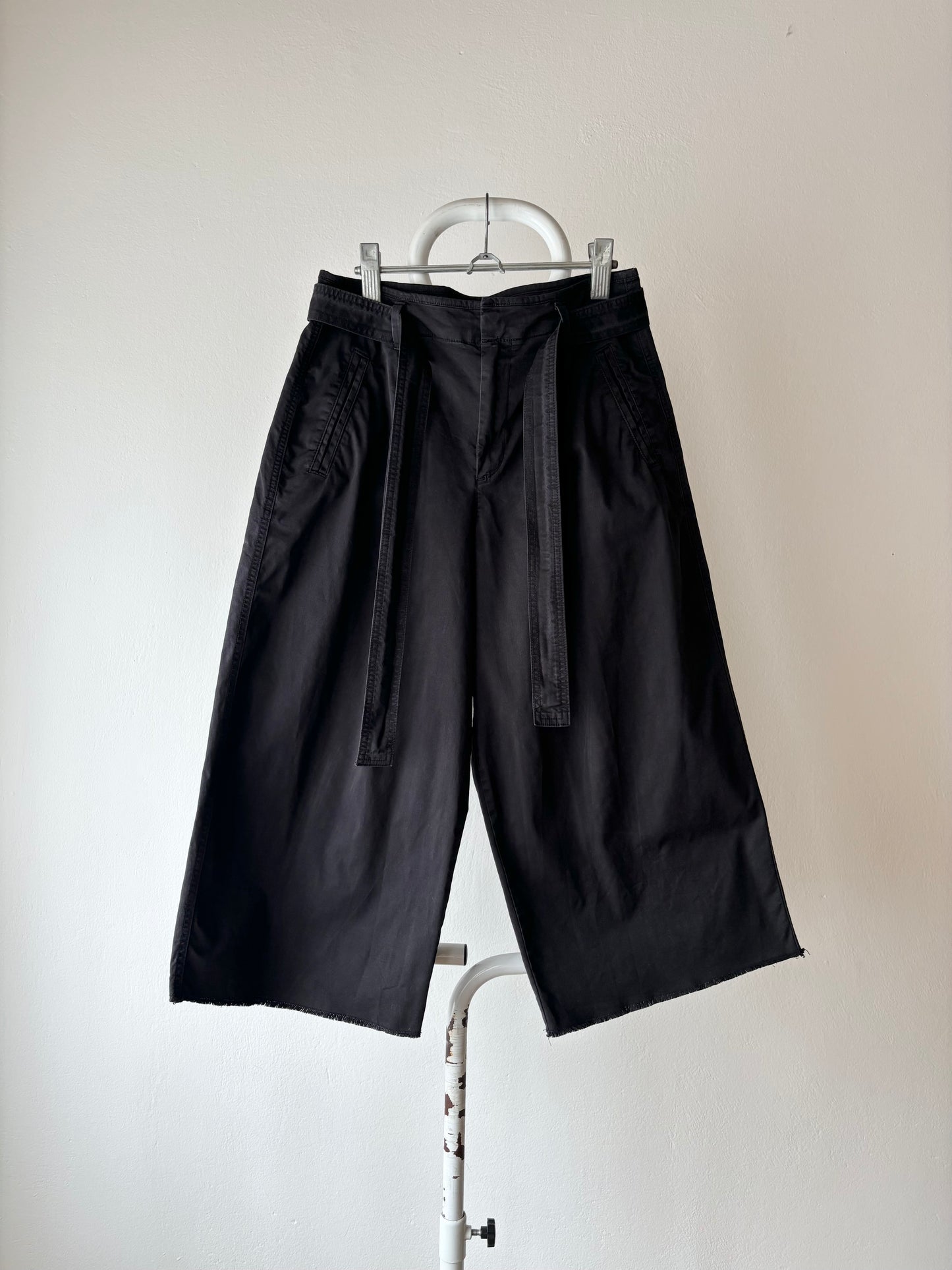GAP 3/4 cropped baggy pants