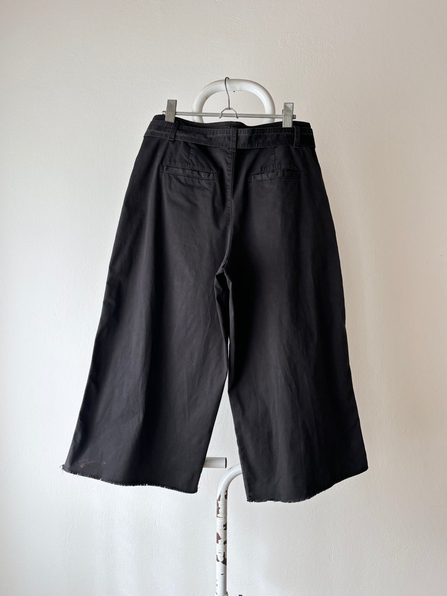 GAP 3/4 cropped baggy pants