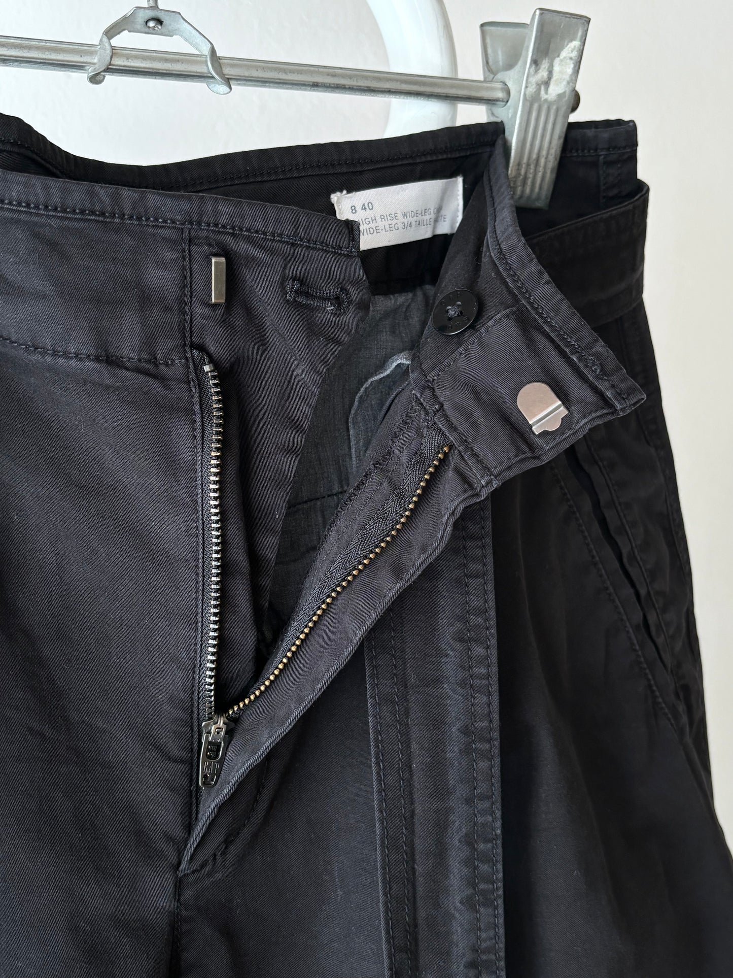 GAP 3/4 cropped baggy pants
