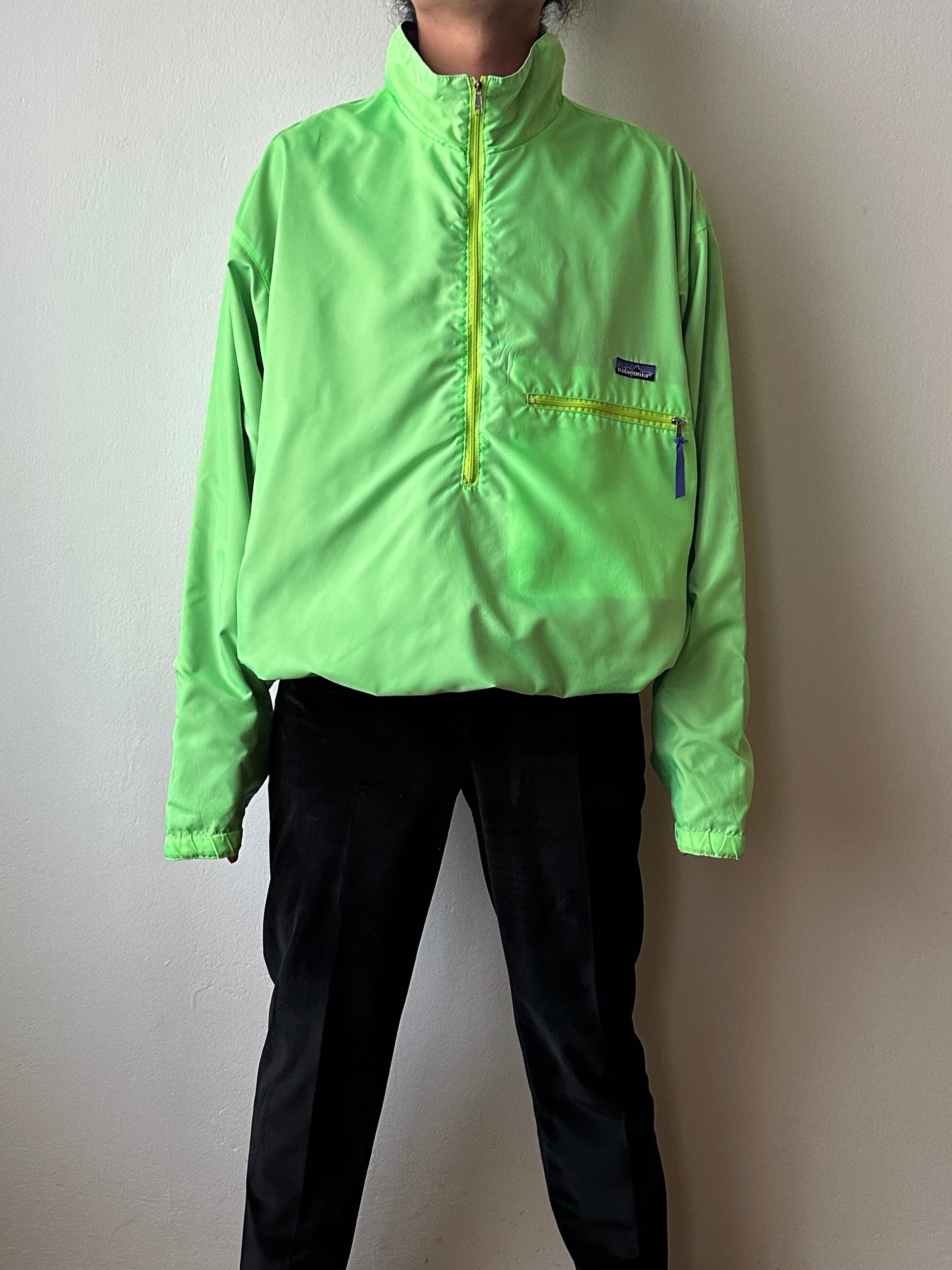 90's Patagonia パタゴニア Nylon Jacket reversible リバーシブル ゲッコーグリーン Toto Praha Vintage clothing shop Antique shop プラハ 古着屋 ヴィンテージ アンティークショップ ユーロ古着 ヨーロッパ古着 古着卸