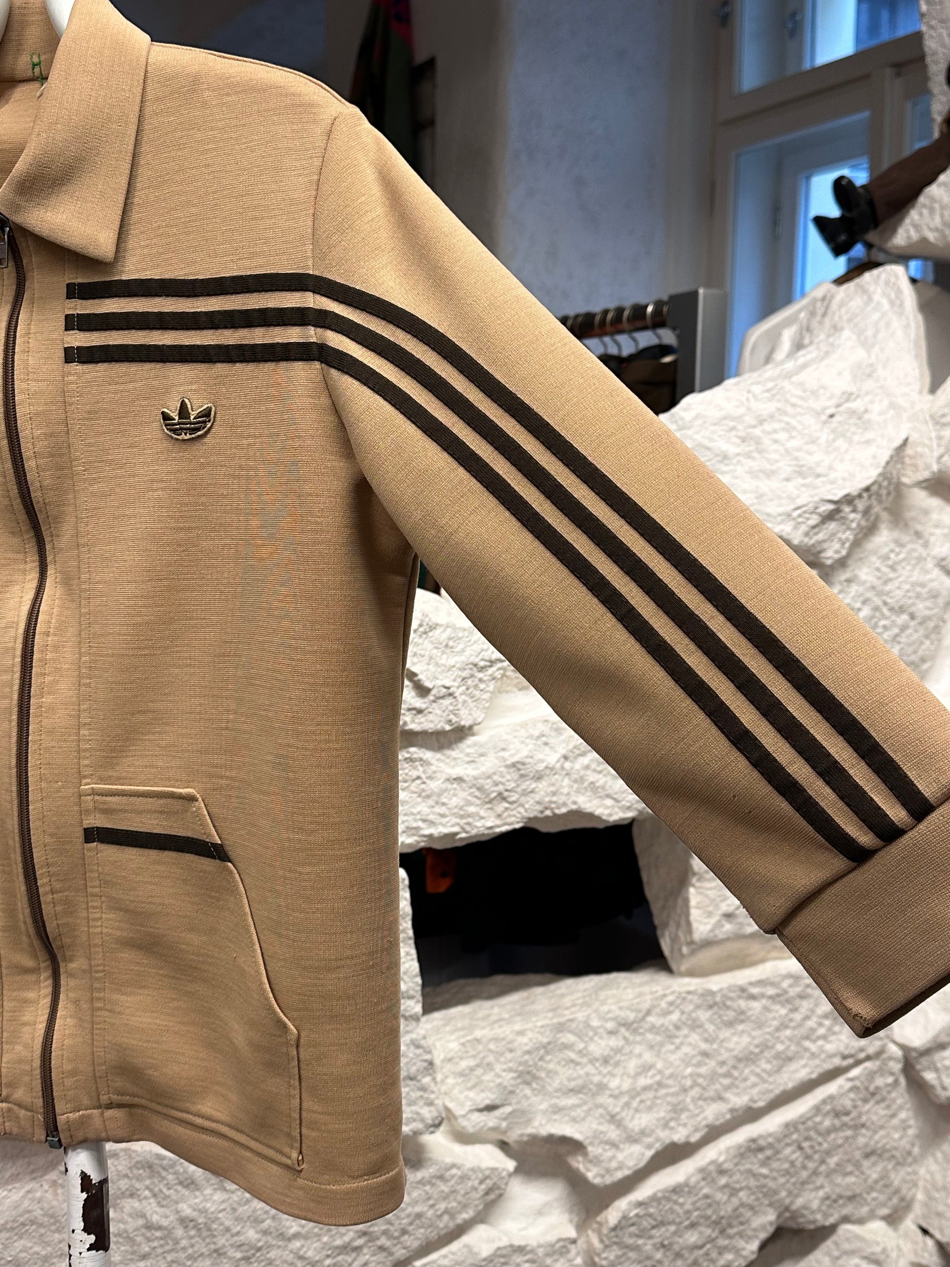 1970's adidas west germany club jersey jacket ガイコツ ジャージー Toto Praha Vintage clothing store Antique shop Prague プラハ 古着屋 古着 アンティークショップ ユーロ古着 アディダス ヨーロッパ古着 西ドイツ製 70年代