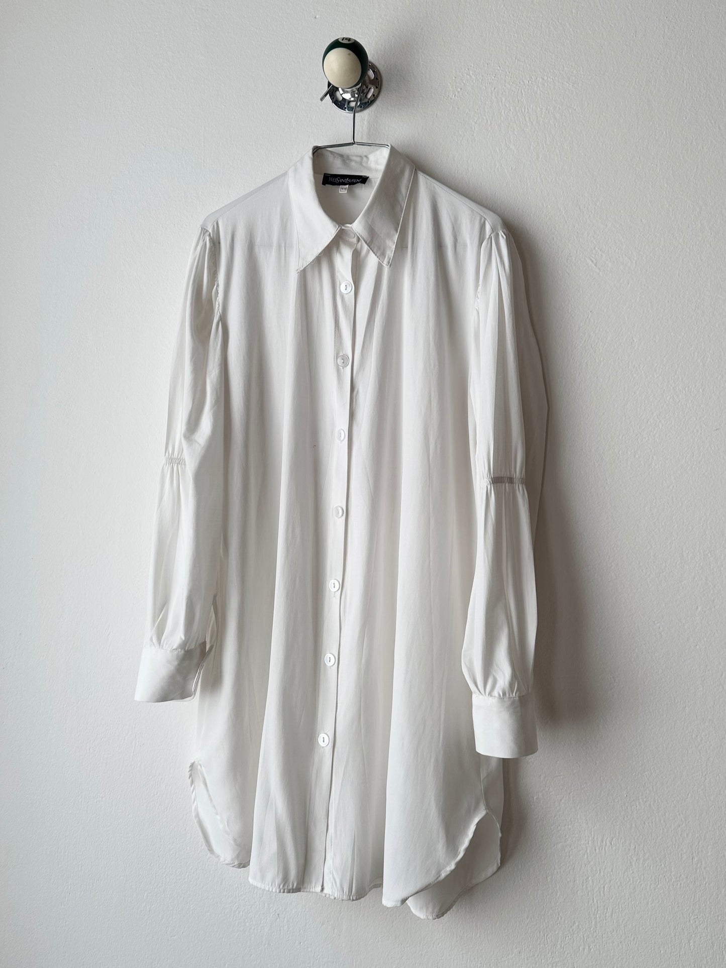 Yves Saint Lauren YSL white shirt 1980s vintage 80s rayon polyester gathered sleeve long length サンローラン ヴィンテージ シャツ 白シャツ カッターシャツ 古着 古着屋 プラハ TOTO