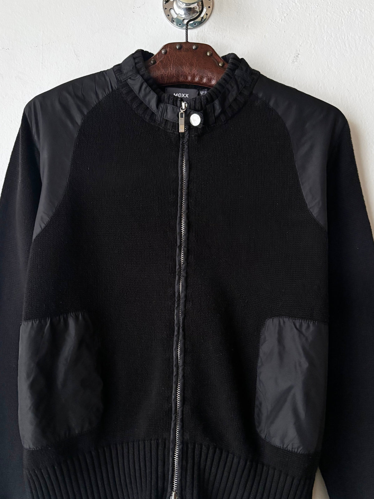 Black cotton x nylon zip-up jacket