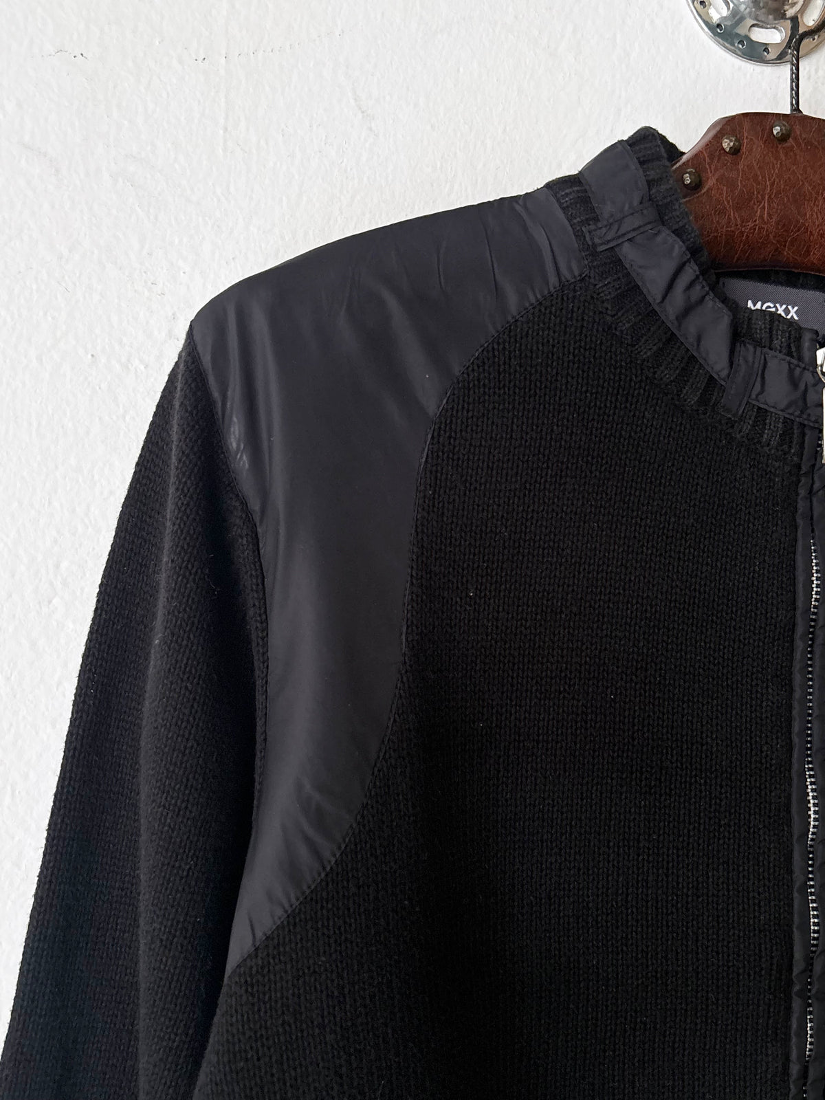 Black cotton x nylon zip-up jacket