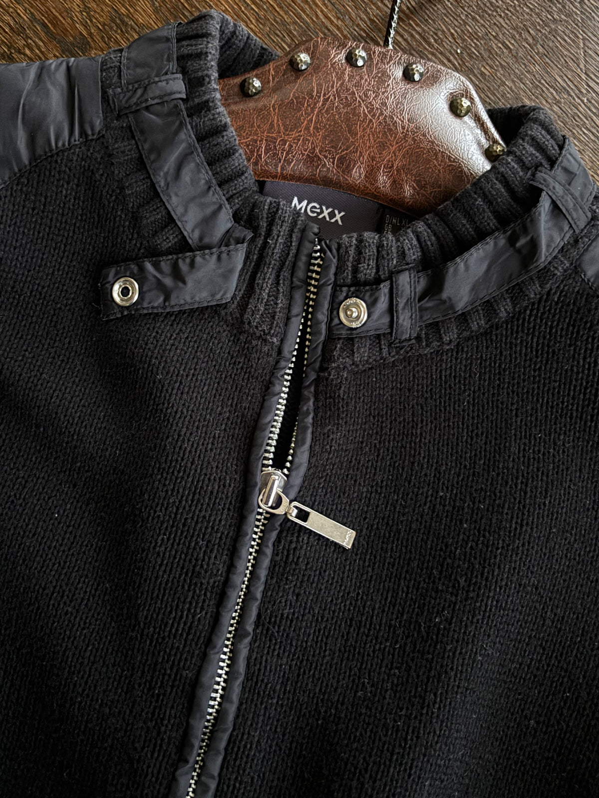 Black cotton x nylon zip-up jacket
