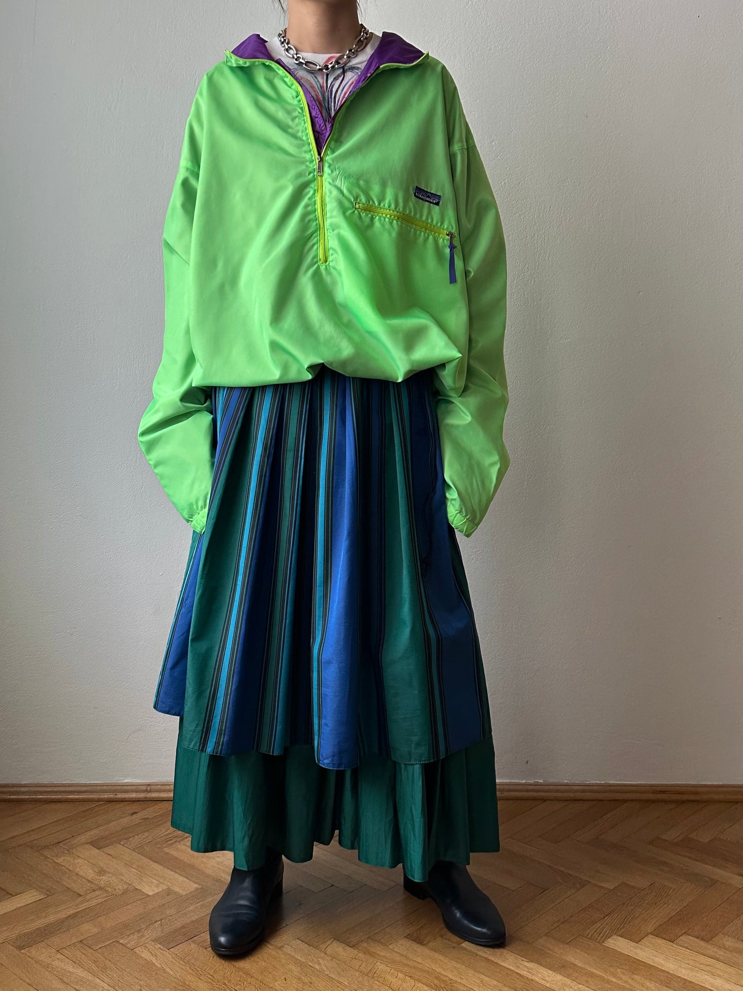 90's Patagonia パタゴニア Nylon Jacket reversible リバーシブル ゲッコーグリーン Toto Praha Vintage clothing shop Antique shop プラハ 古着屋 ヴィンテージ アンティークショップ ユーロ古着 ヨーロッパ古着 古着卸