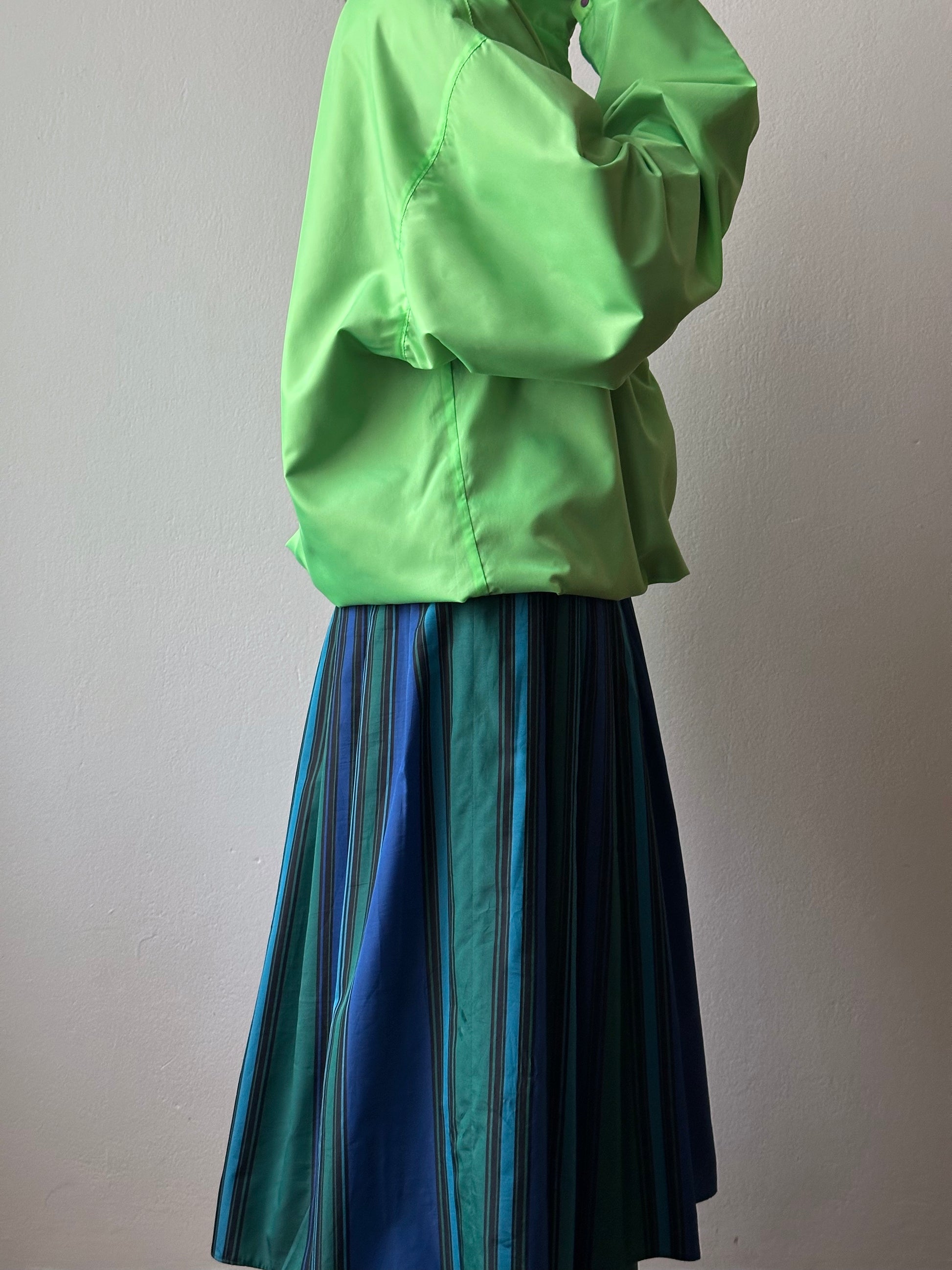 90's Patagonia パタゴニア Nylon Jacket reversible リバーシブル ゲッコーグリーン Toto Praha Vintage clothing shop Antique shop プラハ 古着屋 ヴィンテージ アンティークショップ ユーロ古着 ヨーロッパ古着 古着卸