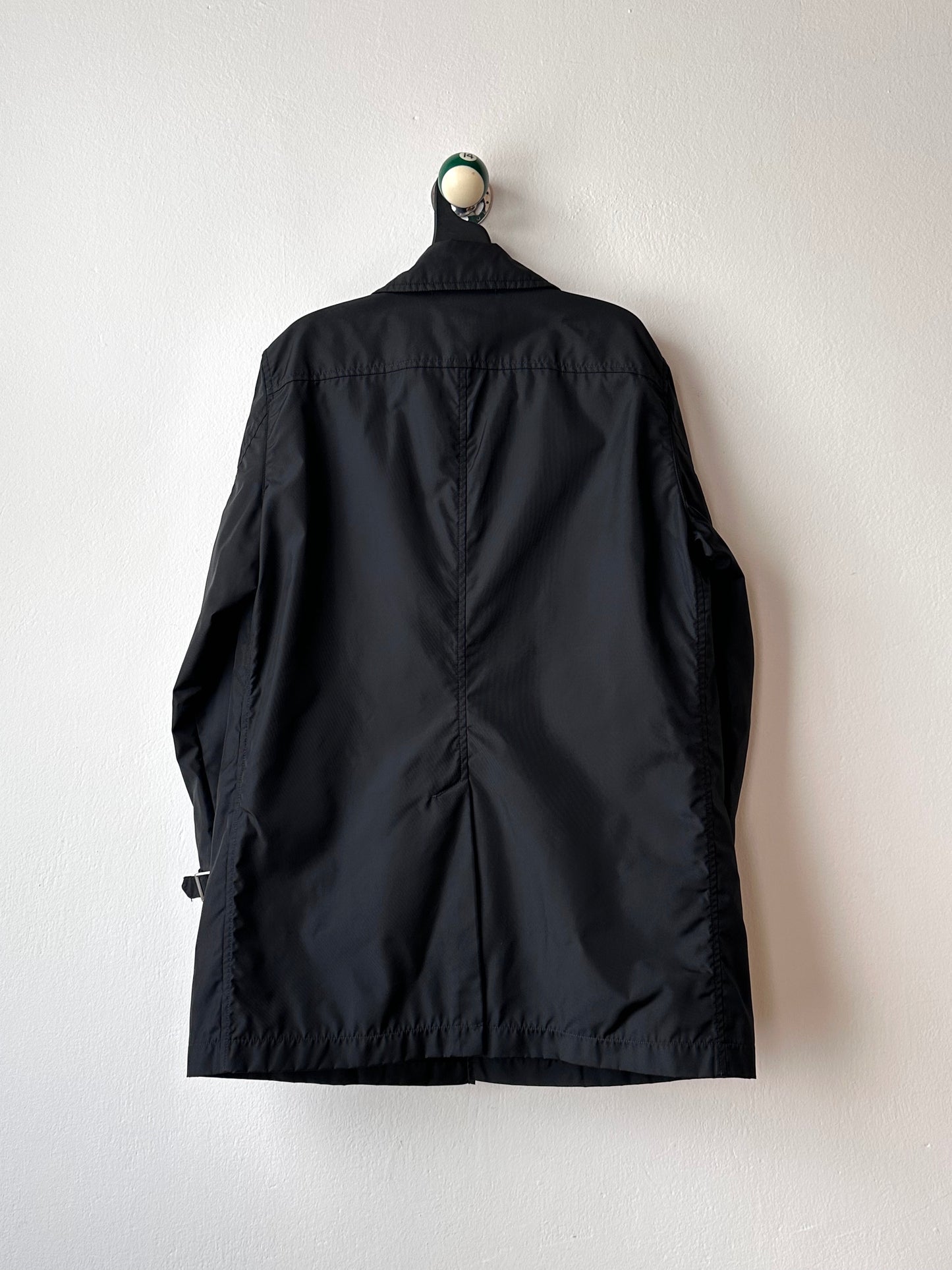 CP Company  Vintage Massimo Osti マッシモオスティ Black Nylon coat ナイロン 黒 Made in Rumania ヴィンテージ イタリア古着  Rare レア Toto Praha Vintage clothing store Antique shop Prague 古着屋 アンティークショップ プラハ ユーロ古着  ヨーロッパ古着 古着卸 コート