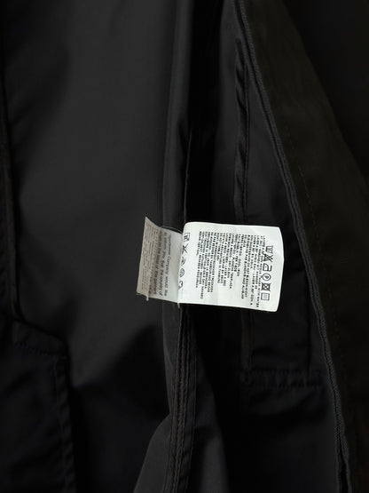 CP Company  Vintage Massimo Osti マッシモオスティ Black Nylon coat ナイロン 黒 Made in Rumania ヴィンテージ イタリア古着  Rare レア Toto Praha Vintage clothing store Antique shop Prague 古着屋 アンティークショップ プラハ ユーロ古着  ヨーロッパ古着 古着卸 コート