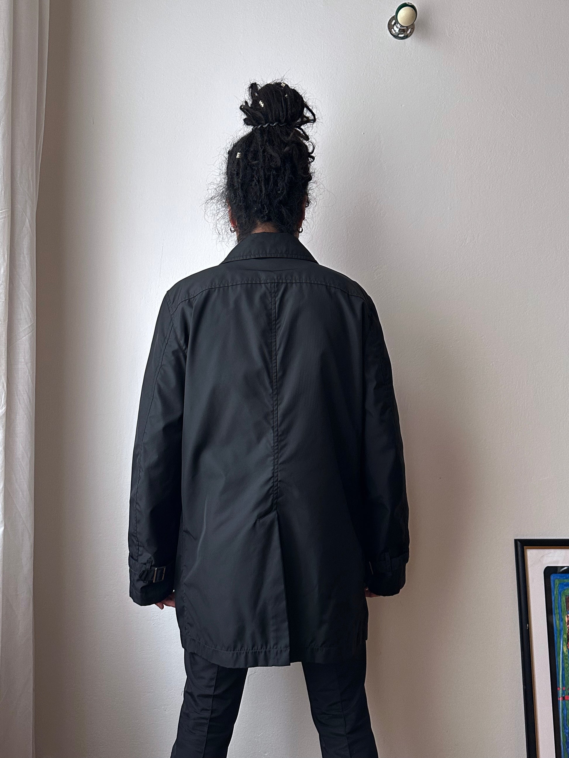 CP Company  Vintage Massimo Osti マッシモオスティ Black Nylon coat ナイロン 黒 Made in Rumania ヴィンテージ イタリア古着  Rare レア Toto Praha Vintage clothing store Antique shop Prague 古着屋 アンティークショップ プラハ ユーロ古着  ヨーロッパ古着 古着卸 コート