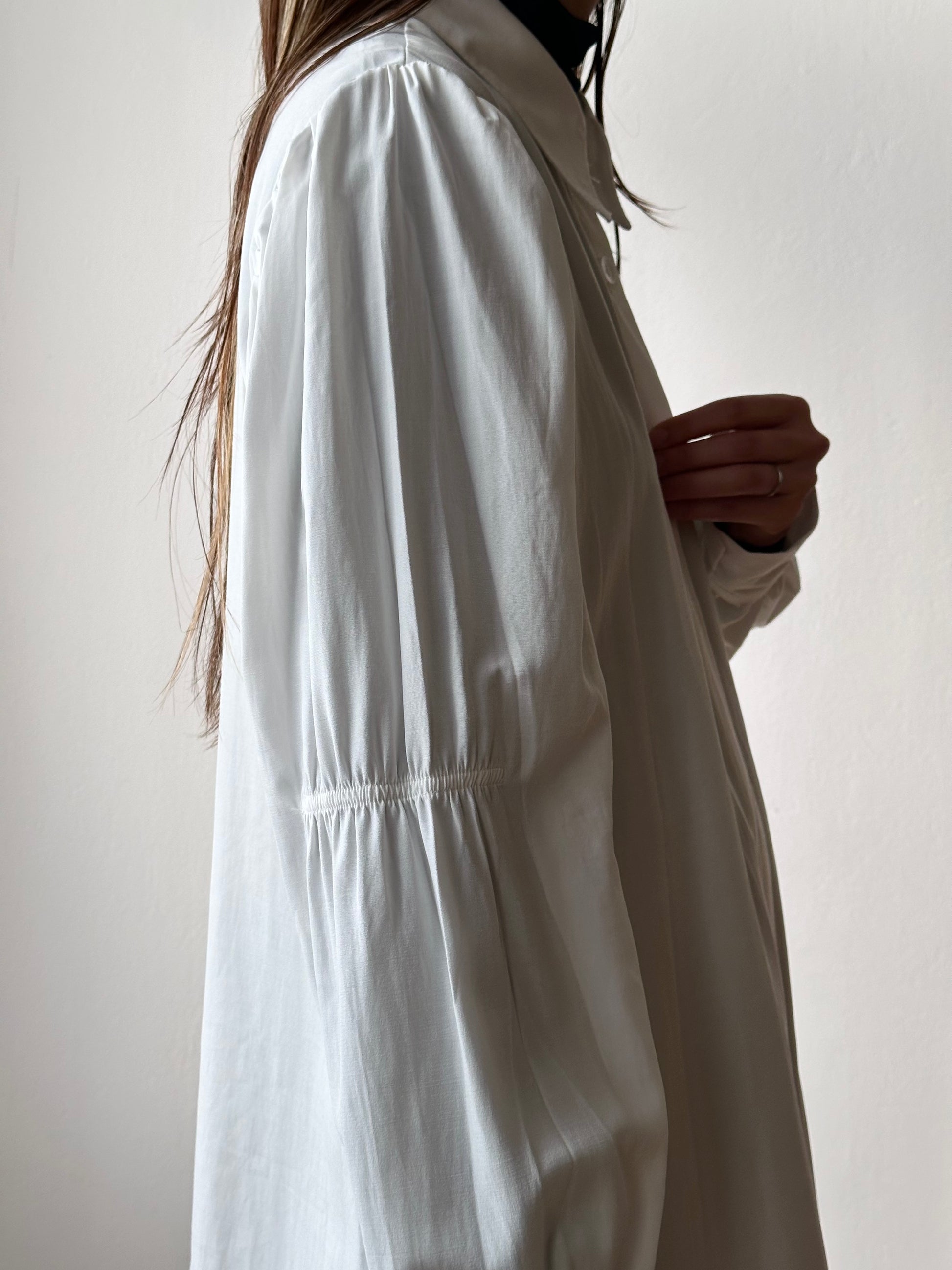 Yves Saint Lauren YSL white shirt 1980s vintage 80s rayon polyester gathered sleeve long length サンローラン ヴィンテージ シャツ 白シャツ カッターシャツ 古着 古着屋 プラハ TOTO