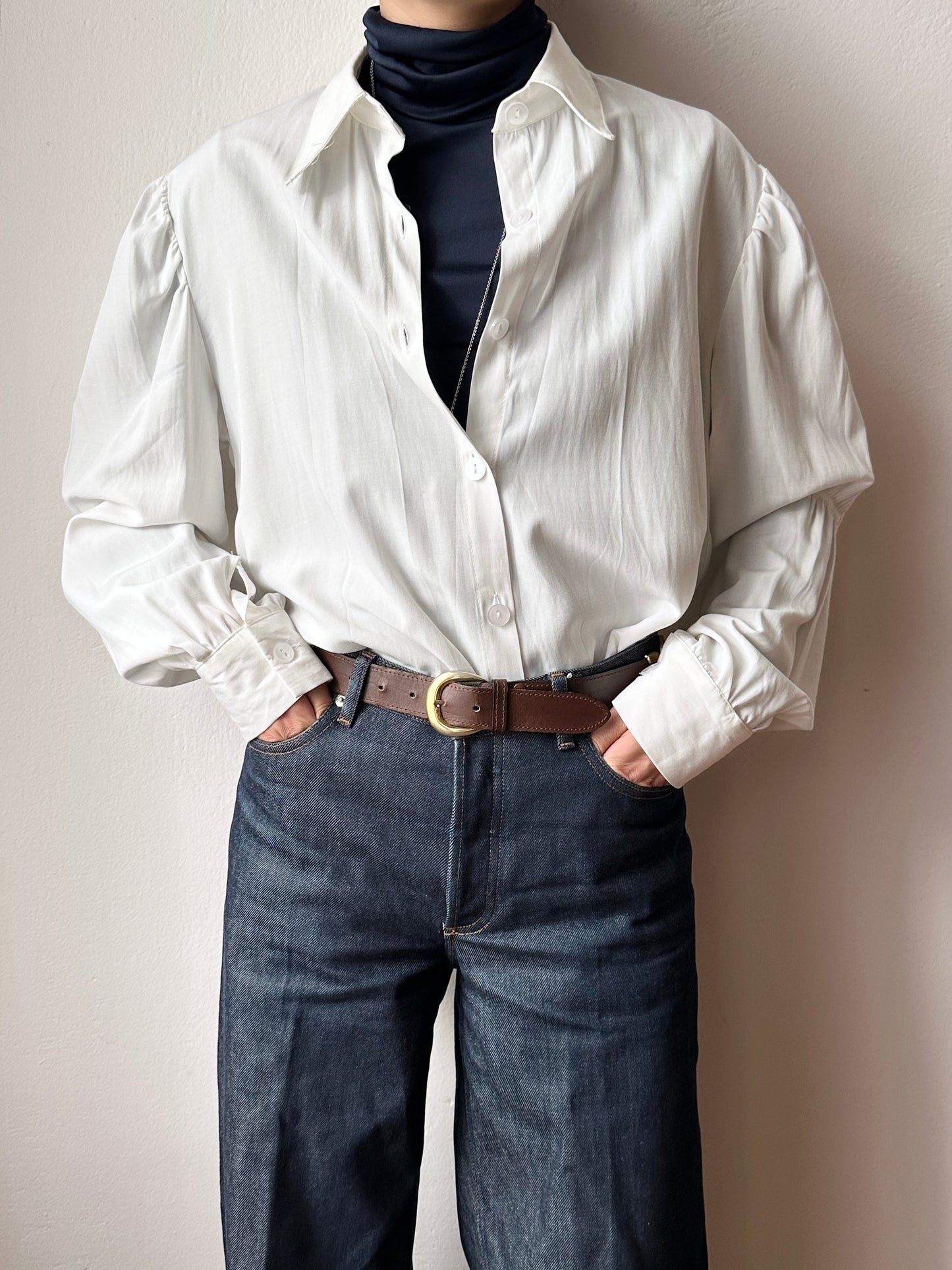 Yves Saint Lauren YSL white shirt 1980s vintage 80s rayon polyester gathered sleeve long length サンローラン ヴィンテージ シャツ 白シャツ カッターシャツ 古着 古着屋 プラハ TOTO