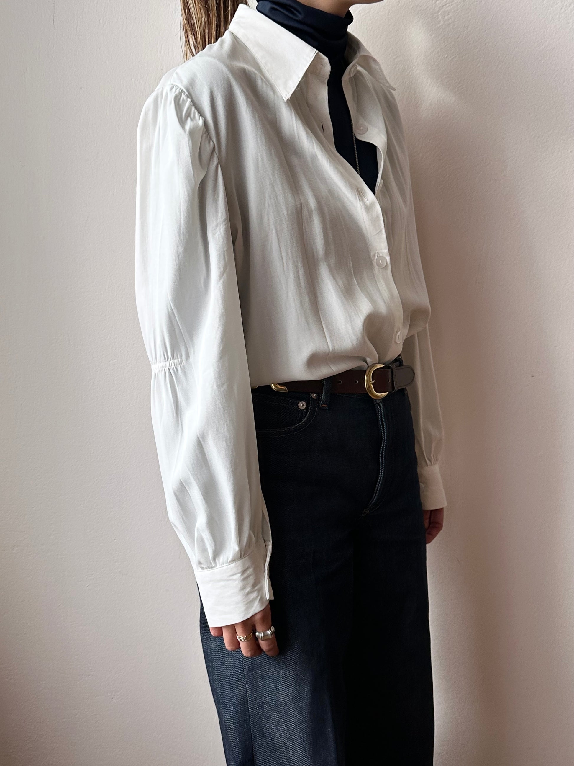 Yves Saint Lauren YSL white shirt 1980s vintage 80s rayon polyester gathered sleeve long length サンローラン ヴィンテージ シャツ 白シャツ カッターシャツ 古着 古着屋 プラハ TOTO