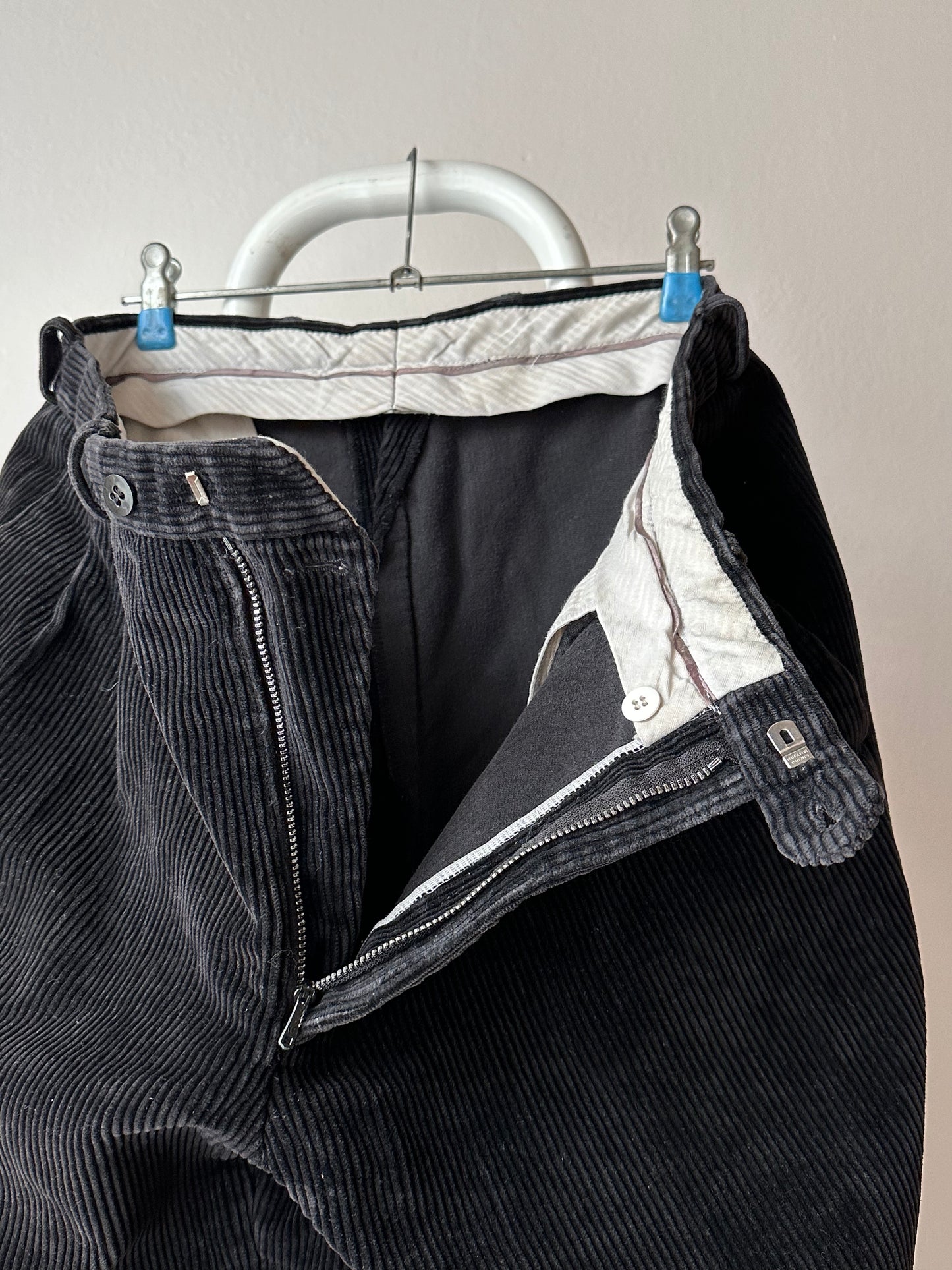 70s French black corduroy - w32