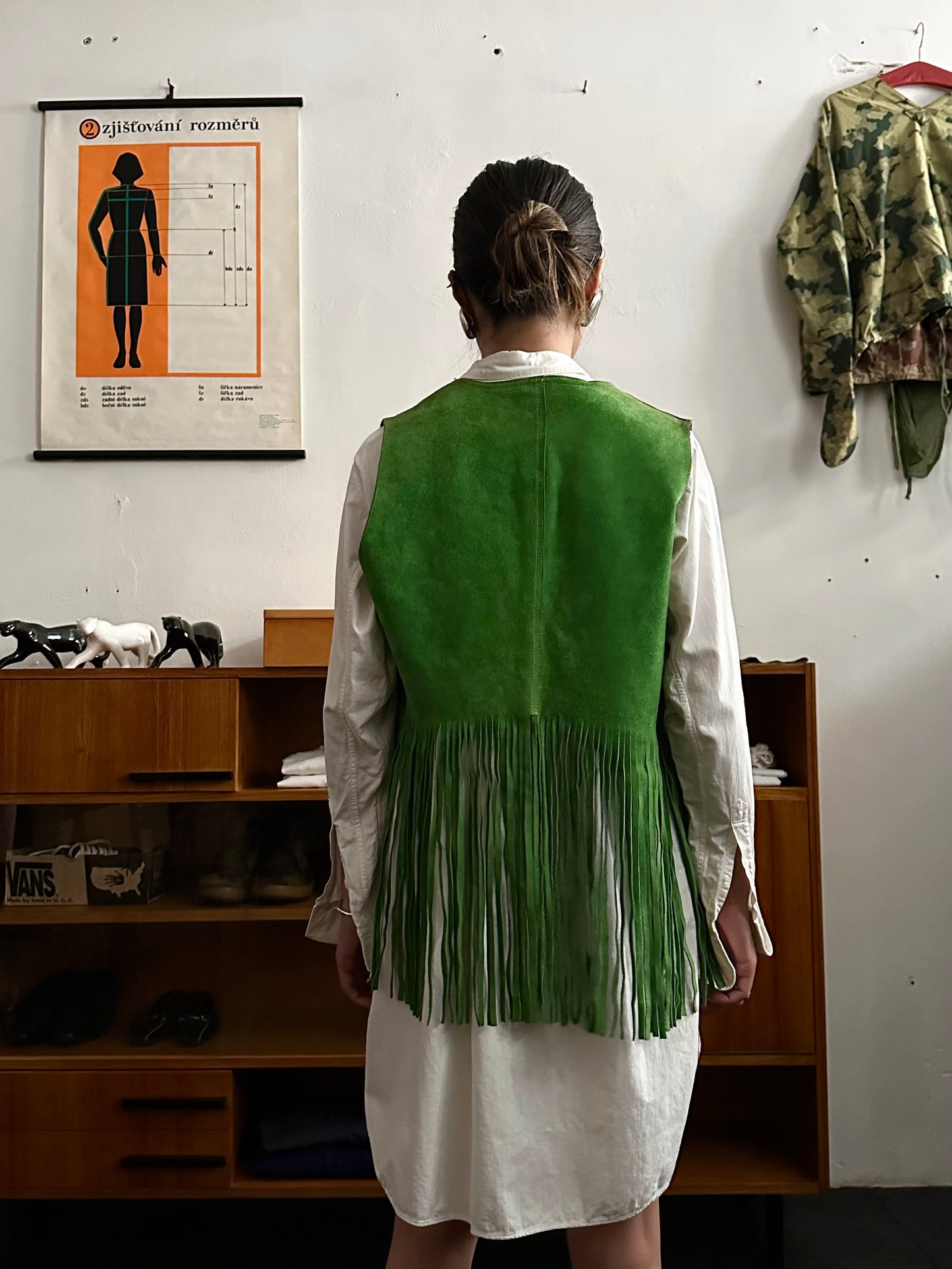 70s kiwi green suede vest