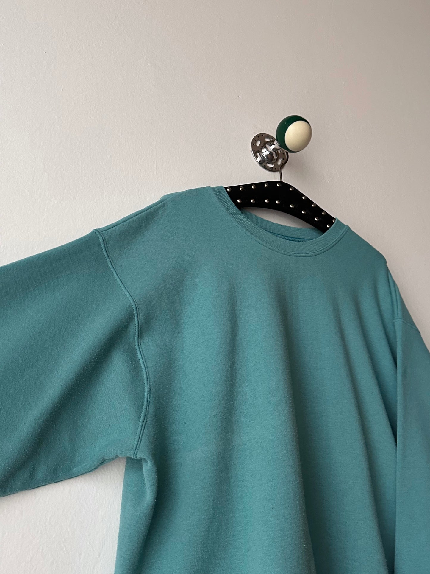 Toto Praha Vintage clothing store Prague Antique shop 古着屋 ヴィンテージ アンティーク ユーロ古着 ヨーロッパ古着 フランス買い付け 古着卸 ショールーム プラハ 