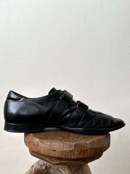 プラダ Prada Leather sneaker 皮靴 Black 黒 Toto Praha Vintage clothing shop store 古着屋 プラハ Prague Made in Italy 90年代 ヴィンテージ 