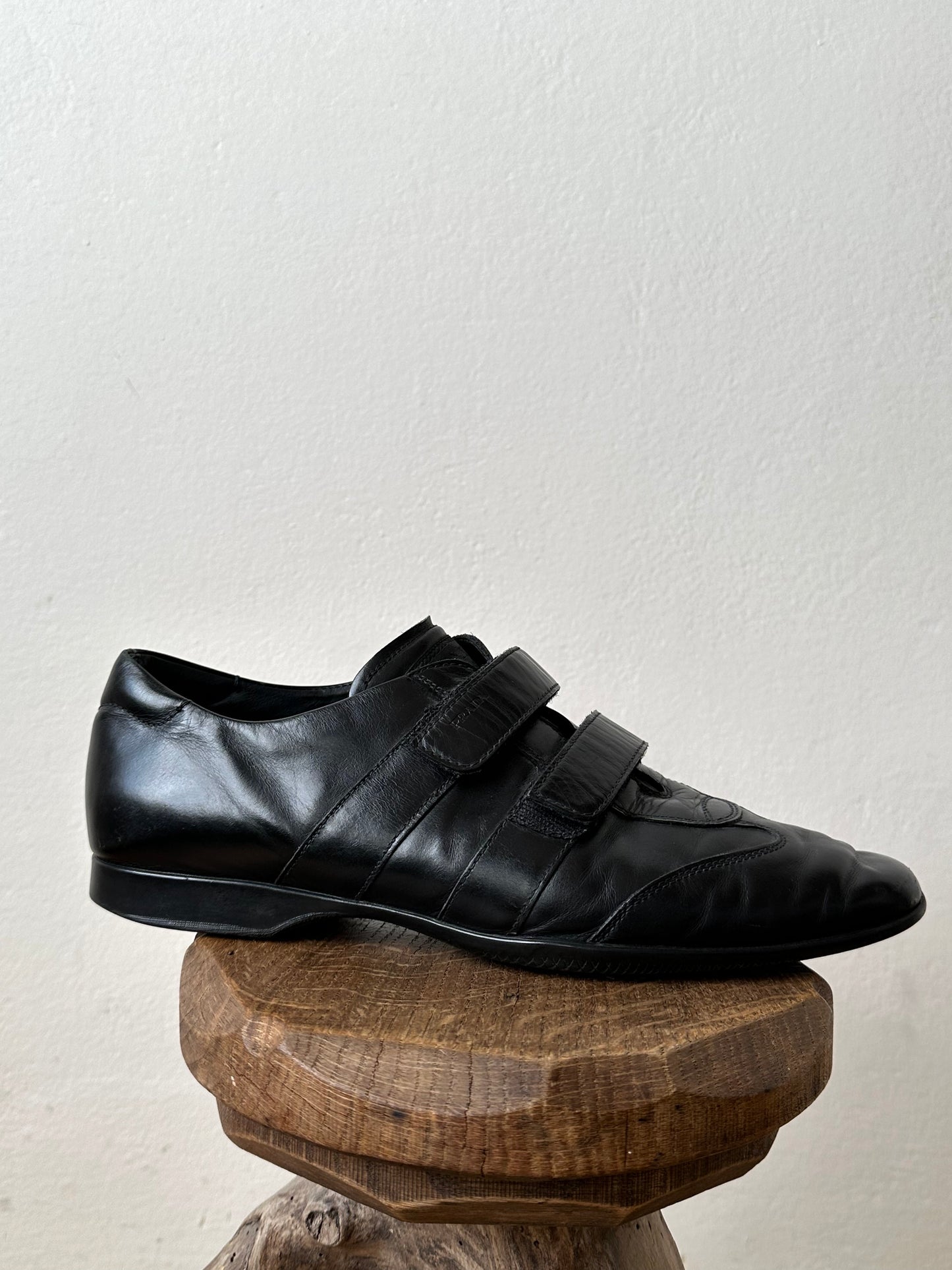 PRADA Leather sneaker - sz 7h