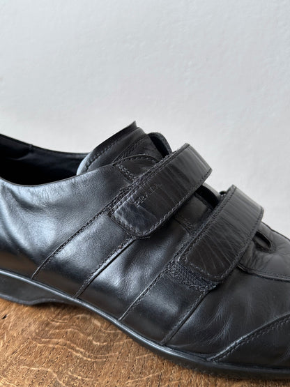 PRADA Leather sneaker - sz 7h