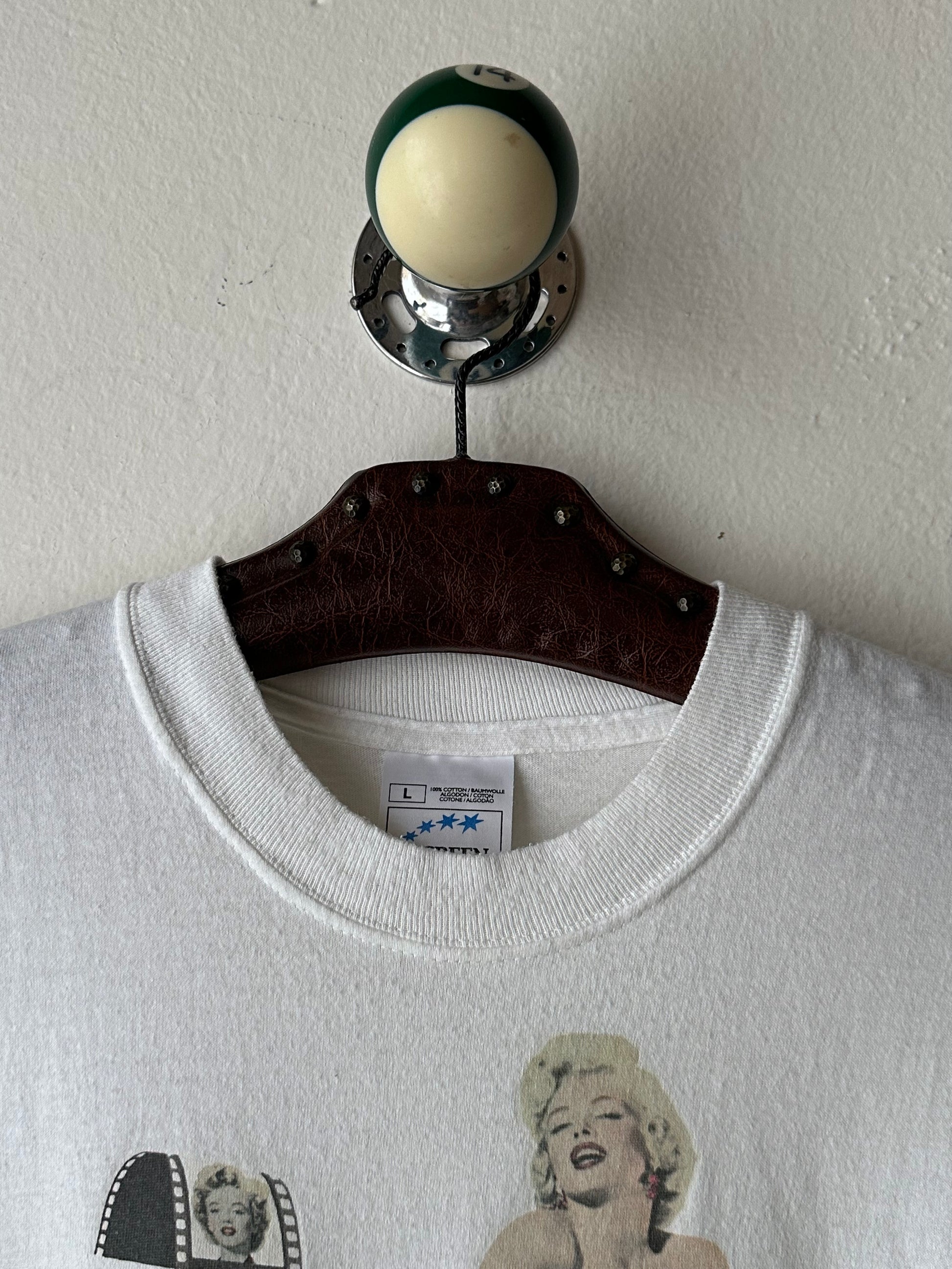 Marilyn Monroe T-shirt Tee Tシャツ バンT バンドTシャツ マリリンモンロー Toto Praha Vintage clothing shop Antique shop 古着屋 プラハ Showroom appointment Prague ユーロ古着 ヨーロッパ古着 古着卸 ヴィンテージ