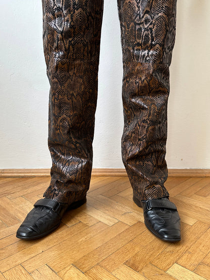 プラダ Prada Leather sneaker 皮靴 Black 黒 Toto Praha Vintage clothing shop store 古着屋 プラハ Prague Made in Italy 90年代 ヴィンテージ 